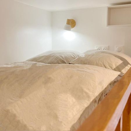 Appartamento Charme Cosy Au Coeur De Parigi Esterno foto