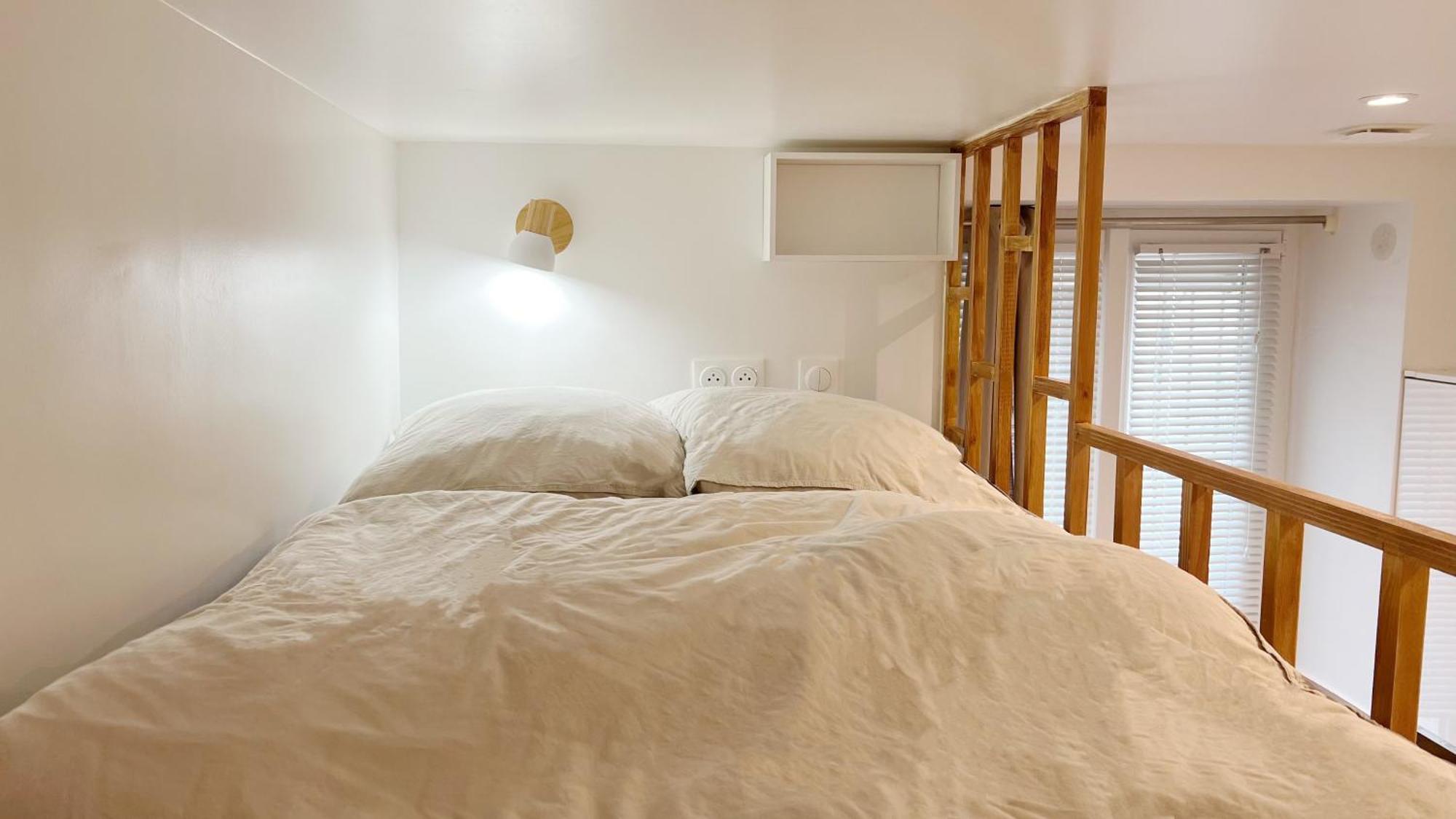 Appartamento Charme Cosy Au Coeur De Parigi Esterno foto